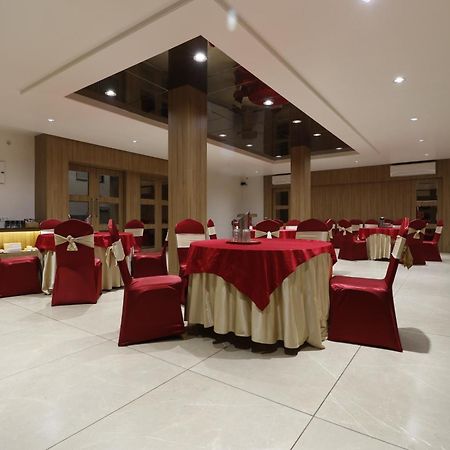 Hotel Yatri Nagpur Esterno foto