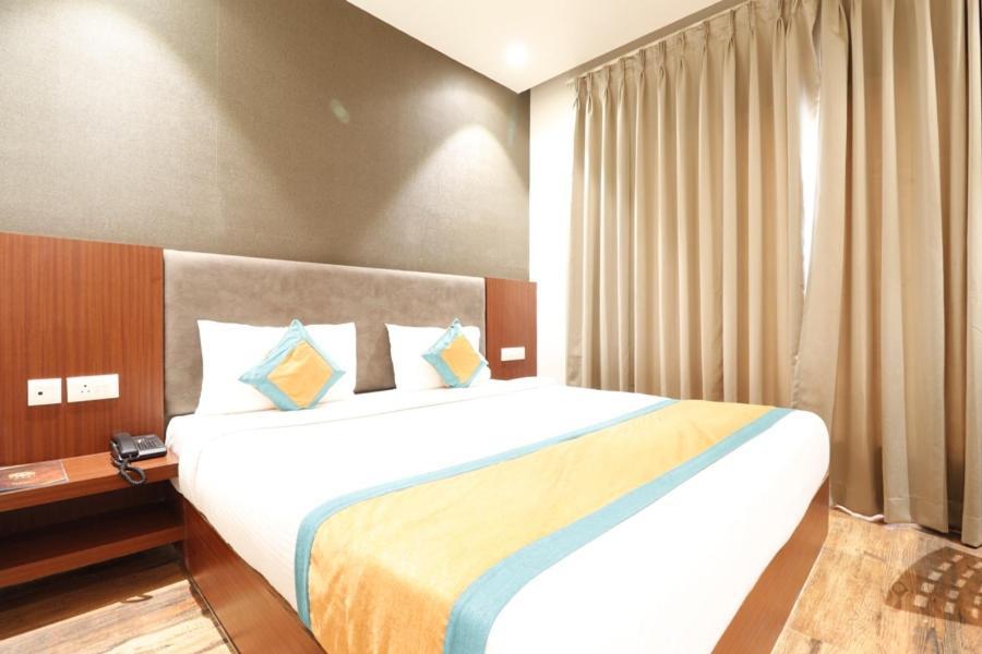 Hotel Yatri Nagpur Esterno foto