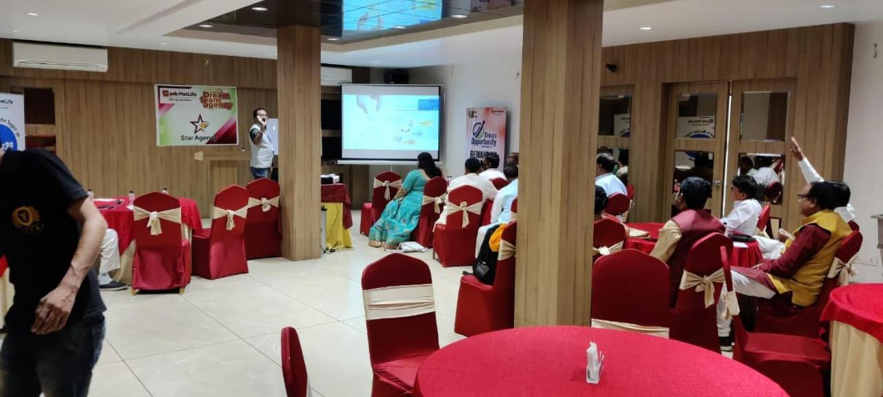 Hotel Yatri Nagpur Esterno foto